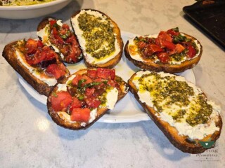 Stirring Memories - Pesto tomato cheese garlic bread